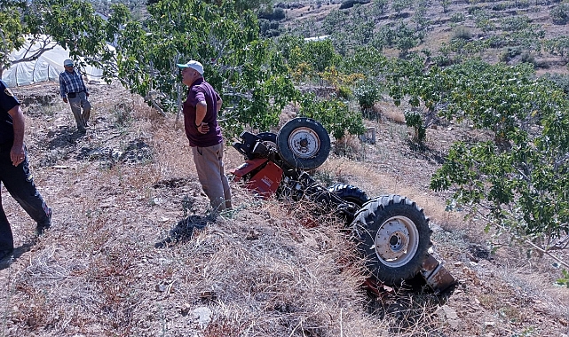 Aydın'da devrilen traktörün sürücüsü yaşamını yitirdi