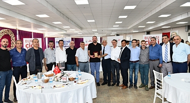 Başkan Gümrükçü’den Berberlere Destek