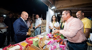 Başkan Soyer’den ilk gününde fuar turu