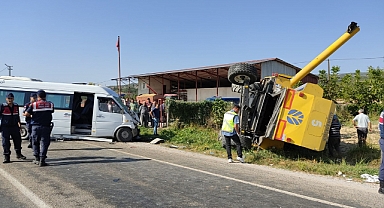 Denizli'de trafik kazası 12 yaralı