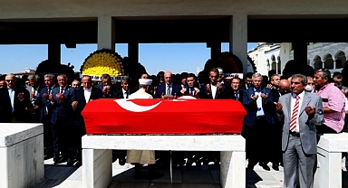 Eski milletvekili Pekşen'in cenazesi Ankara'da toprağa verildi