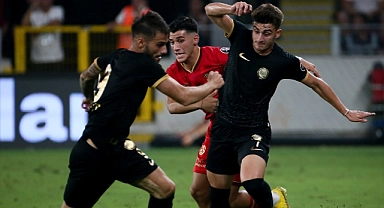 Göztepe evinde puan kaybetti