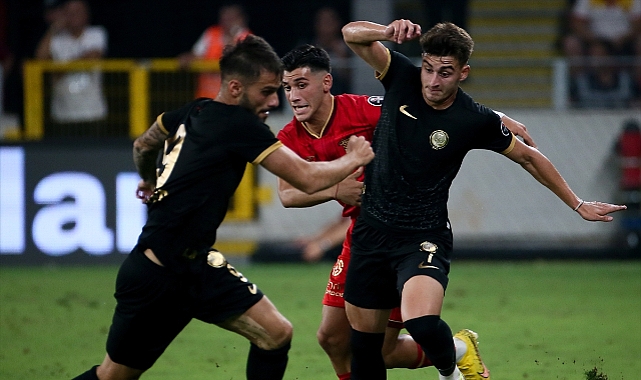 Göztepe evinde puan kaybetti