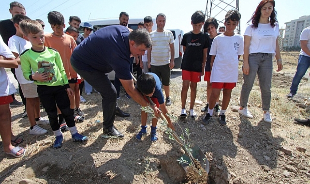 Güneydoğulu çocukların barış fidanları Karşıyaka’da büyüyecek