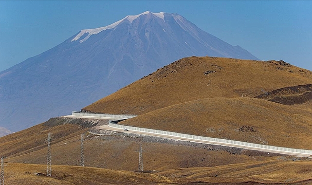 Güvenlik duvarının 64 kilometresi tamamlandı