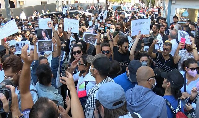 İran Başkonsolosluğu önünde 'Mahsa Amini' protestosu
