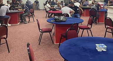 İzmir'de kumar oynarken yakalanan 123 kişiye para cezası kesildi