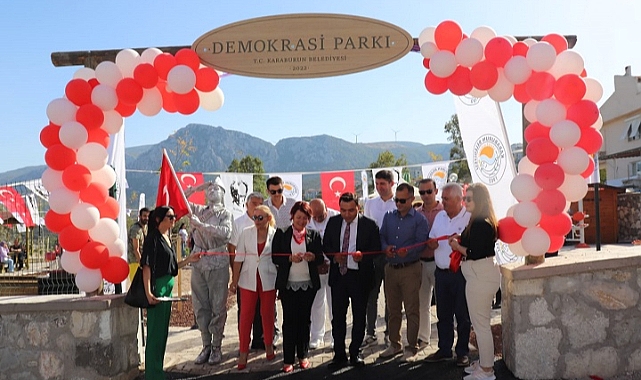 Kurtuluş coşkusu, “Demokrasi” ile taçlandı