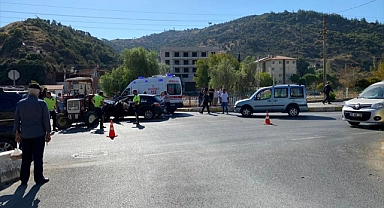 Aydın'da otomobil ile traktörün çarpıştığı kazada 6 kişi yaralandı