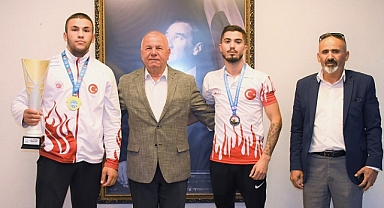 Başkan Karakayalı Şampiyon Sporcuları Ağırladı