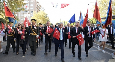 Bornova’da 29 Ekim coşkuyla kutlandı