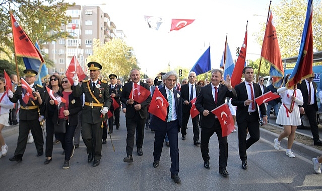Bornova’da 29 Ekim coşkuyla kutlandı