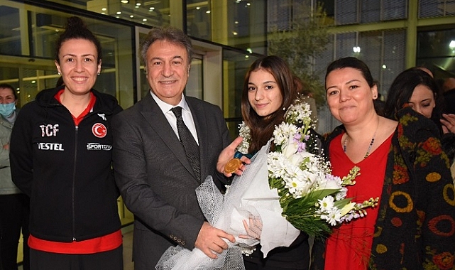 Bornovalı cimnastikçilerden bir madalya daha
