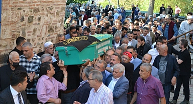 Bülent  Arınç'ın ağabeyi son yolcuğuna uğurlandı