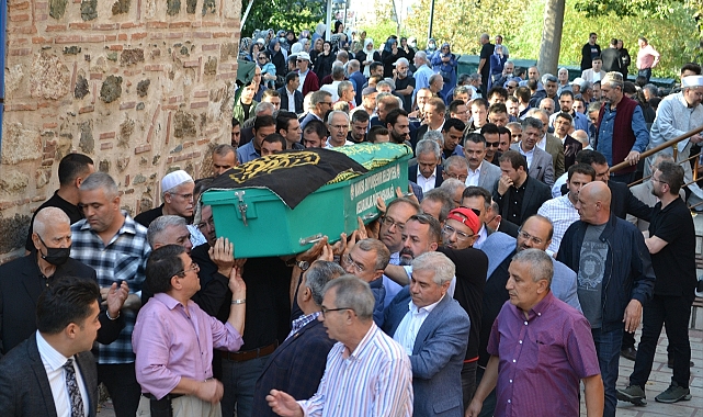 Bülent  Arınç'ın ağabeyi son yolcuğuna uğurlandı