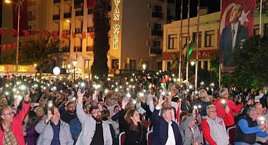 Çeşmeliler Cumhuriyet Bayramı’nı Suavi ile kutladı