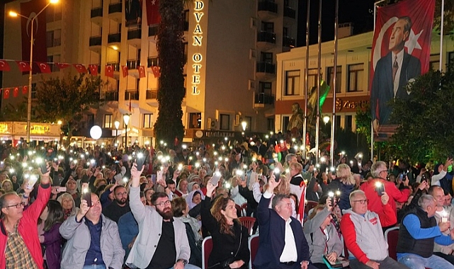 Çeşmeliler Cumhuriyet Bayramı’nı Suavi ile kutladı