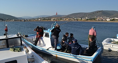 Denize düşen balıkçıyı arama çalışmaları sürüyor
