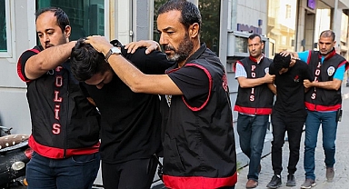 Dini değerleri aşağılama suçunu işlediği öne sürülen 2 şüpheli adliyede