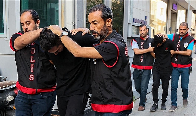 Dini değerleri aşağılama suçunu işlediği öne sürülen 2 şüpheli adliyede