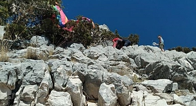 Fethiye'de kayalıklara düşen İngiliz yamaç paraşütçüsü öldü
