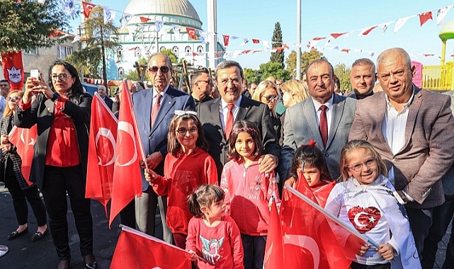 Gültepe’de Cumhuriyet Bayramı Türküler ve zeybekle kutlandı