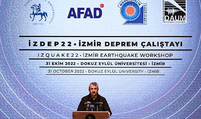 İzmir'de "deprem çalıştayı" düzenlendi