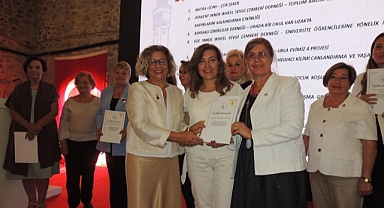 İzmir Hasta Çocuk Evleri Derneği’ne Ödül Geldi