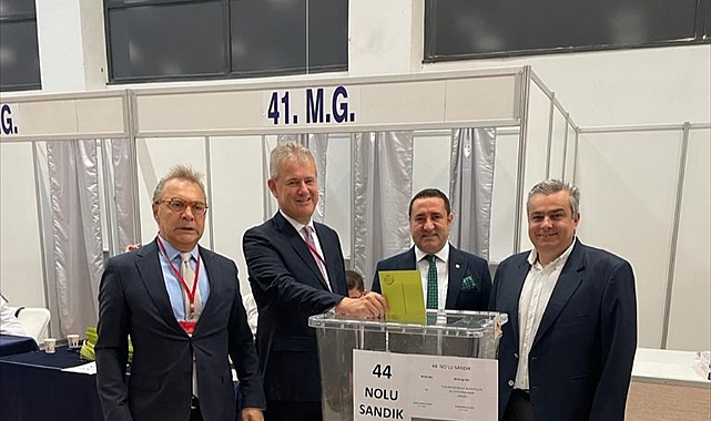 İzmir Ticaret Odası üyeleri sandık başına gitti