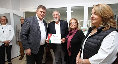 Karşıyakalı Çiftten Anlamlı Kitap Bağışı