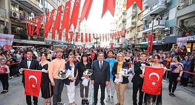 Konak’ta Cumhuriyet Bayramı Coşkusu her yerde