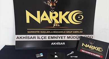 Manisa'da düzenlenen uyuşturucu operasyonunda 3 kişi tutuklandı