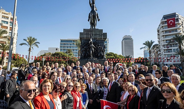 Soyer CHP İzmir İl Başkanlığı’nın 29 Ekim töreninde konuştu