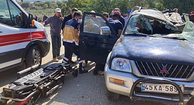 Tarım işçilerini taşıyan minibüs kaza yaptı, 4 kişi yaralandı
