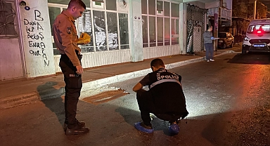 Tartıştığı gruba silahla ateş eden kişi arada kalan babasını da vurdu