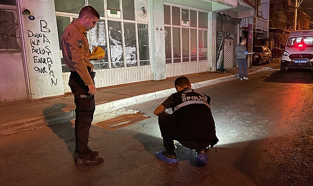Tartıştığı gruba silahla ateş eden kişi arada kalan babasını da vurdu