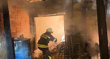 Ula'da yanan ahırdaki 3 büyükbaş hayvan telef oldu