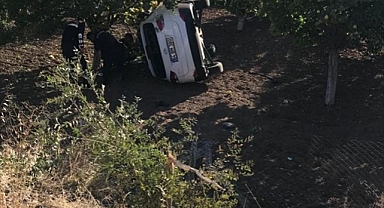 Uşak'ta tarlaya devrilen otomobilin sürücüsü öldü