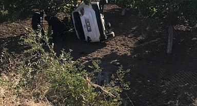 Uşak'ta tarlaya devrilen otomobilin sürücüsü öldü