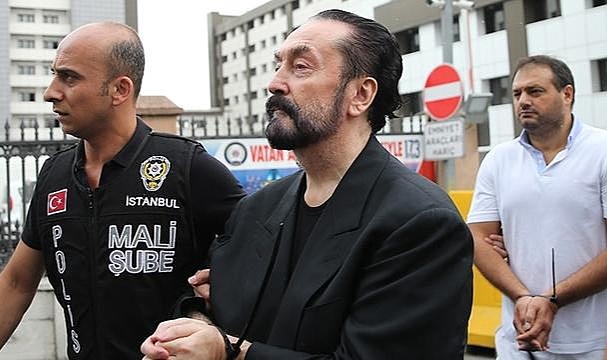 Adnan Oktar'a 891 yıl hapis cezası