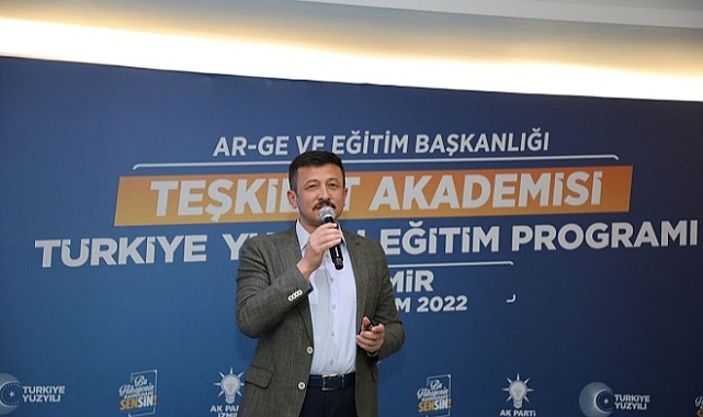 AK Parti İzmir’de, Teşkilat Akademisi ‘Türkiye Yüzyılı’ eğitim programı
