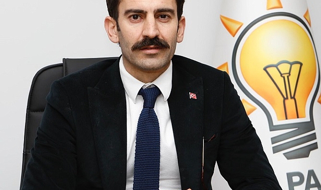 AK Parti İzmir’den CHP’li Belediyenin afişine tepki