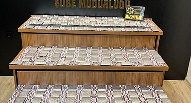 Araçlarında uyuşturucu hap ele geçirilen 3 şüpheli yakalandı
