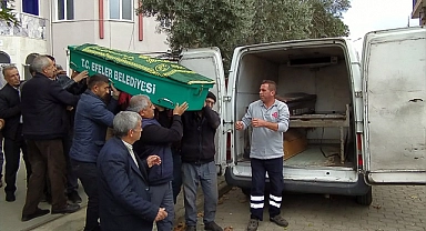 Aydın'da kaldırımda otomobilin çarpması sonucu ölen çocuk defnedildi