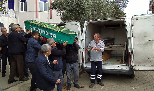 Aydın'da kaldırımda otomobilin çarpması sonucu ölen çocuk defnedildi