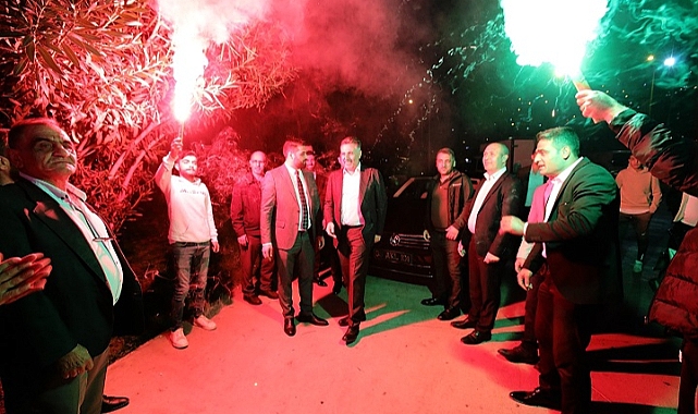 Başkan Sandal’a meşaleli karşılama!