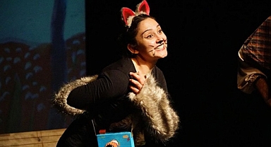 Bayraklı’da tiyatro festivali