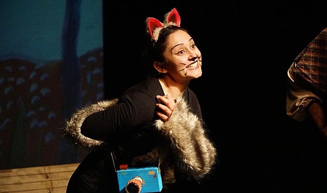 Bayraklı’da tiyatro festivali