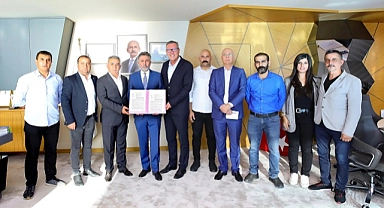 Bayraklı'da yüzleri güldüren toplu sözleşme