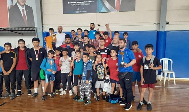 Bayraklı’nın sporcuları başarıya doymuyor
